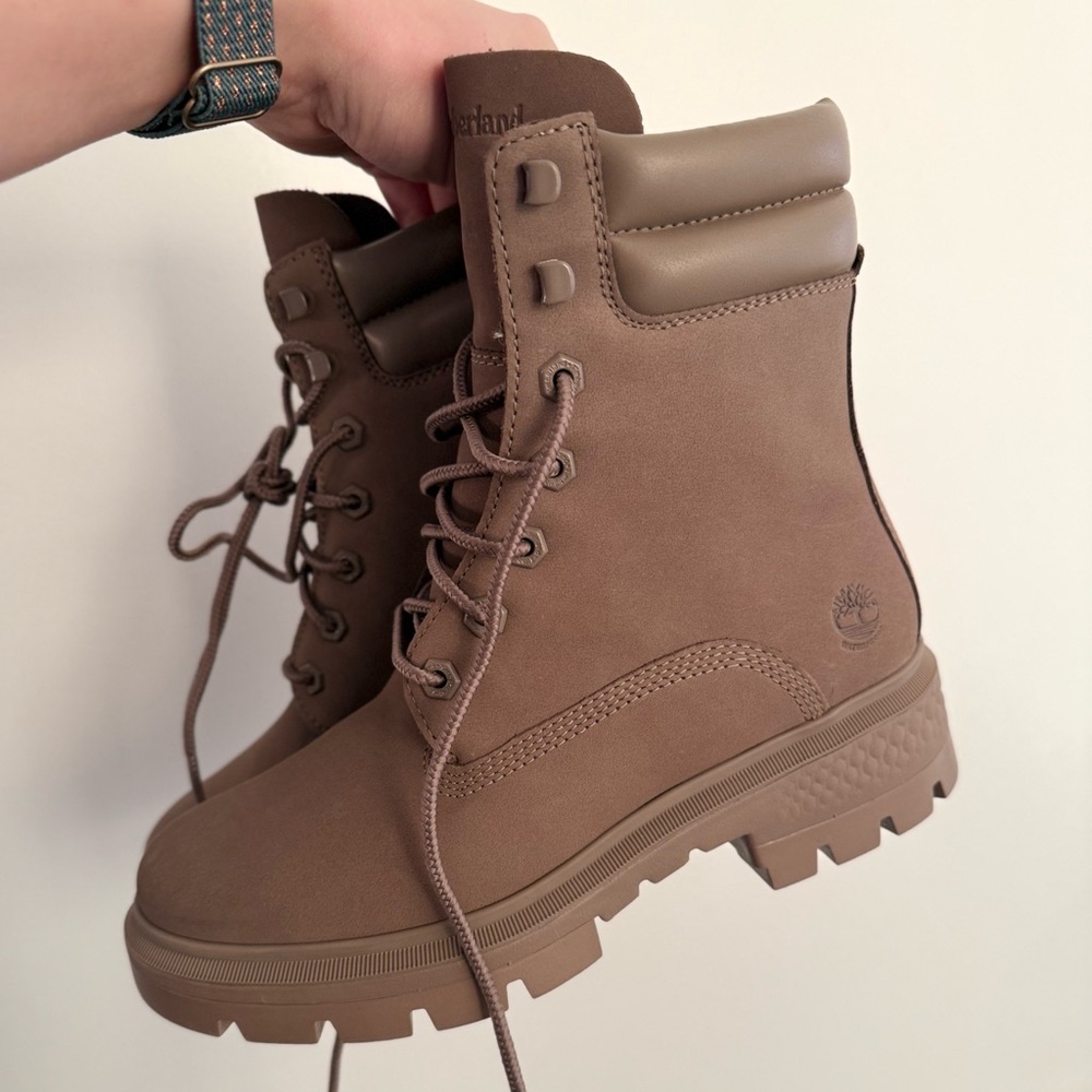 Gray Women’s Timberlands Lace Up Boots Size 6.5 NWOT